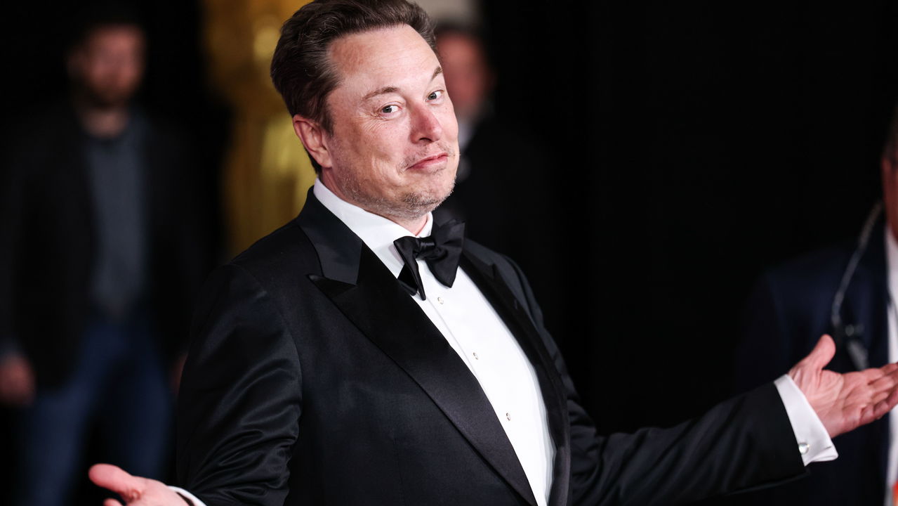 Elon Musk perde US$ 42 bilhões em fevereiro, mas segue como o mais rico do mundo