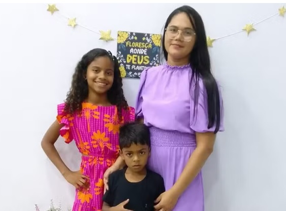Mãe que perdeu dois filhos por suspeita de envenenamento em ovo de Páscoa pede justiça