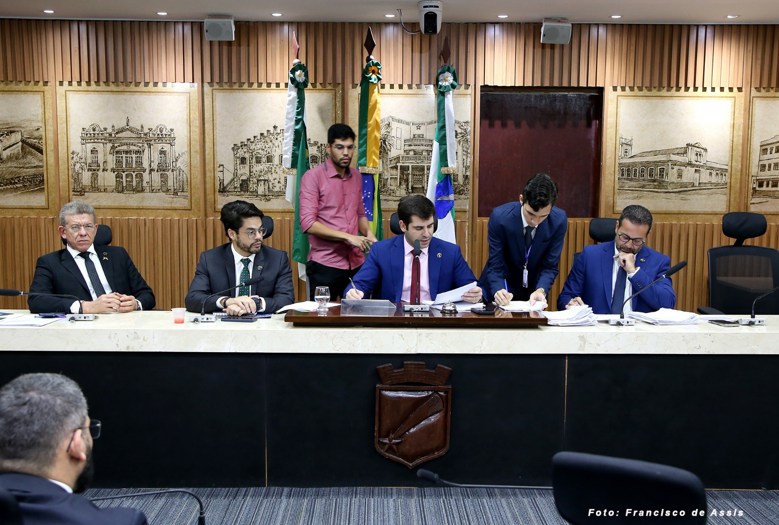 Comissão de Finanças aprova projetos com foco em segurança, saúde e inclusão