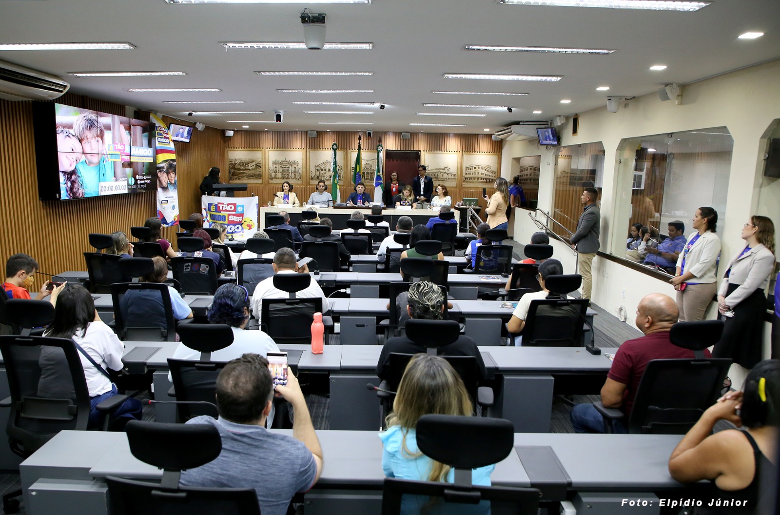 Audiência pública na CMN discute conscientização para a causa autista