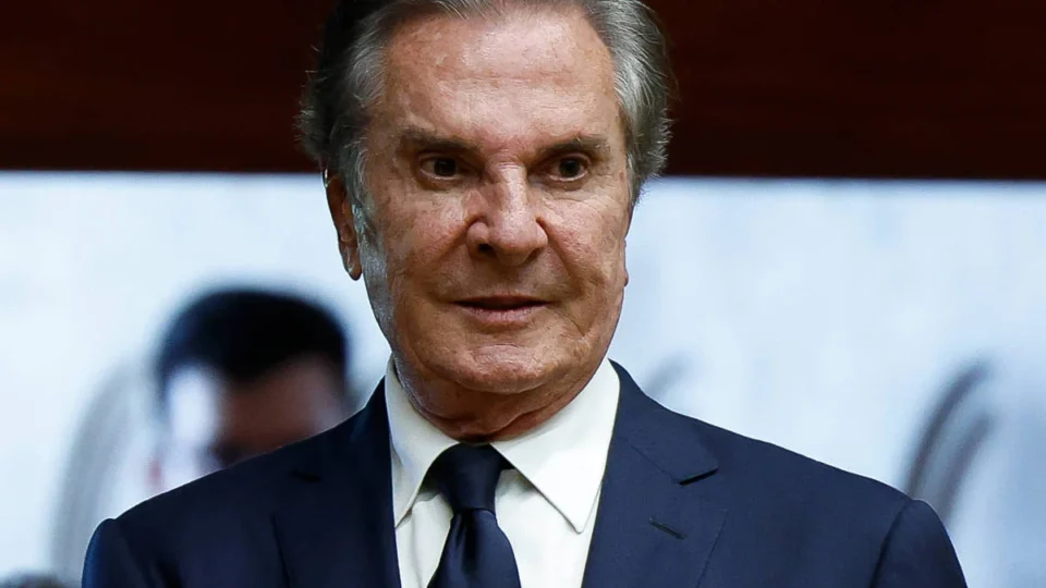 Ex-presidente Collor cumpre prisão domiciliar em cobertura de luxo em Maceió