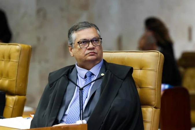 Dino manda PF investigar R$ 694 milhões em “emendas Pix”