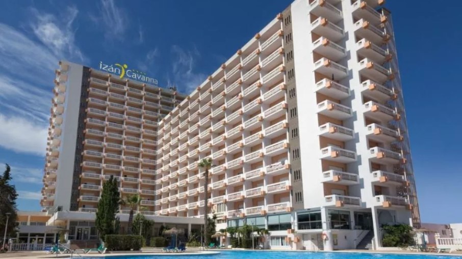 Mais de 100 turistas passam mal por suspeita de intoxicação alimentar em hotel da Espanha