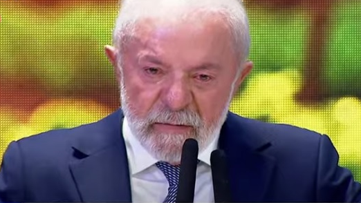 Lula se emociona ao lembrar da fome e diz que presidente que permite isso “deve ser decapitado”