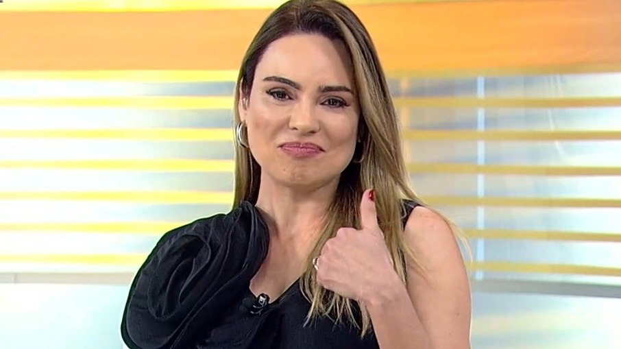 Rachel Sheherazade relata crise financeira e pede gratuidade na Justiça