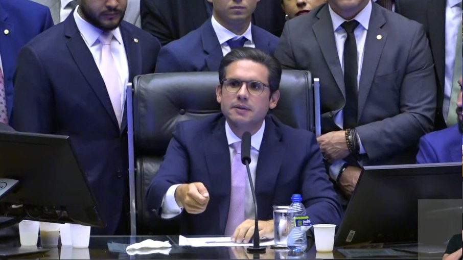 Oposição ignora Hugo Motta e articula votação de anistia por fora da presidência da Câmara