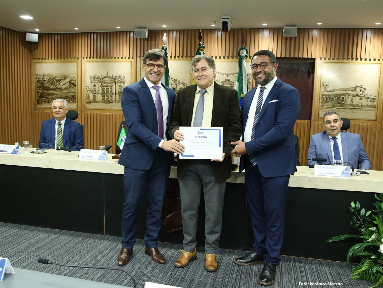 Câmara de Natal homenageia comerciantes da Ribeira e reforça importância da requalificação do bairro