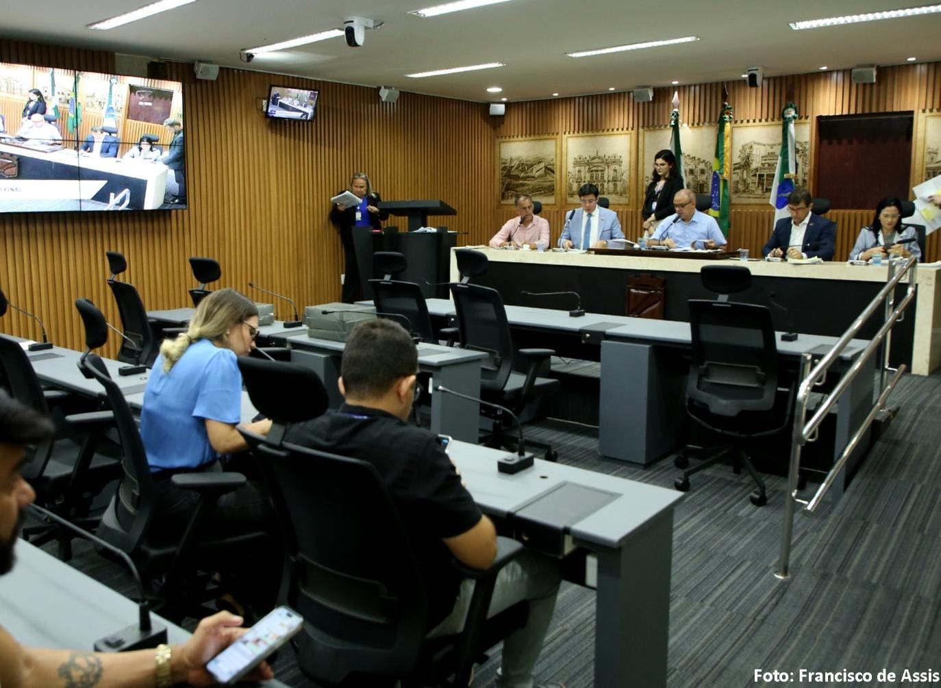 Comissão de Justiça da Câmara analisa projetos voltados a animais e iluminação pública