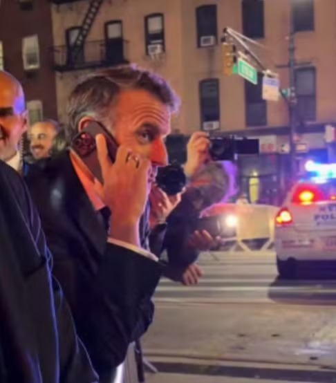 Macron é impedido de passar em rua de Nova York e segue a pé após bloqueio para comitiva de Trump