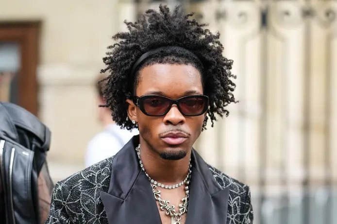 Cantor D4VD é investigado nos EUA após corpo ser encontrado em seu carro