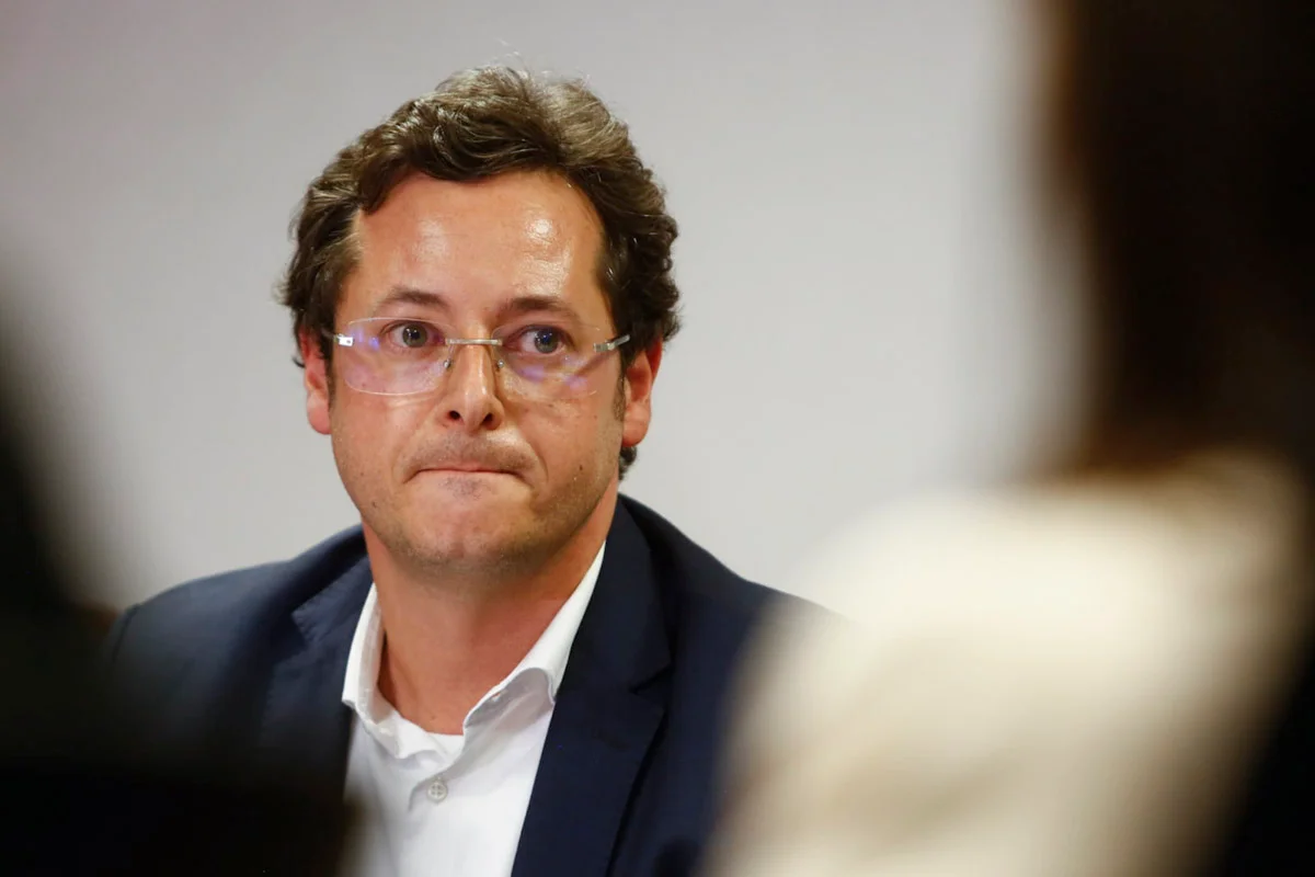 Bilhete divulgado por ex-assessor de Bolsonaro gera especulação nas redes sociais