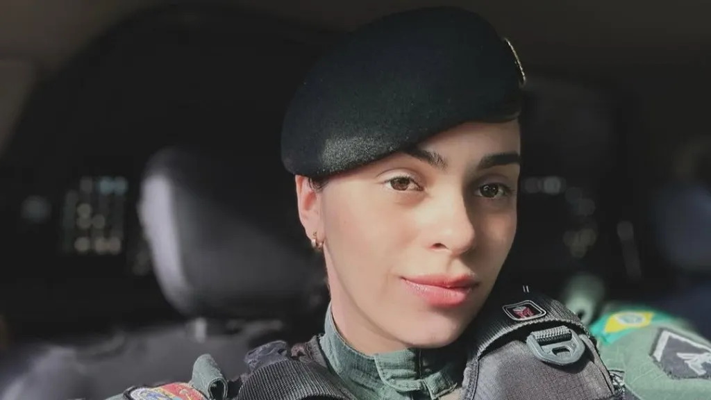Justiça do Ceará suspende punição de policial militar que postou vídeo lavando viatura