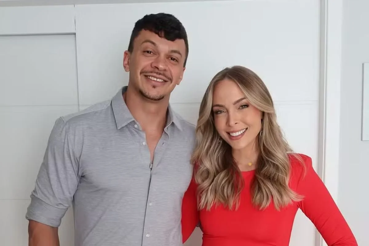 Tata Estaniecki se pronuncia pela primeira vez após separação de Julio Cocielo
