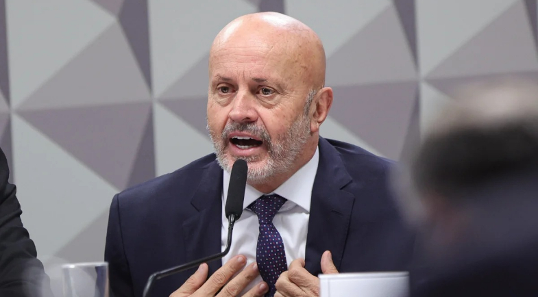 Careca do INSS omitiu apartamento nos EUA e empresas no exterior da Receita