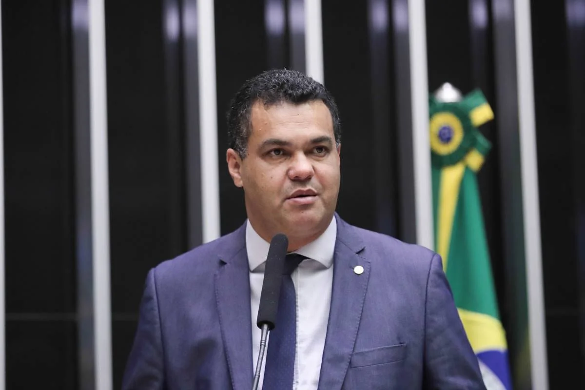 Deputado é alvo da Polícia Federal em nova fase da Operação Overclean