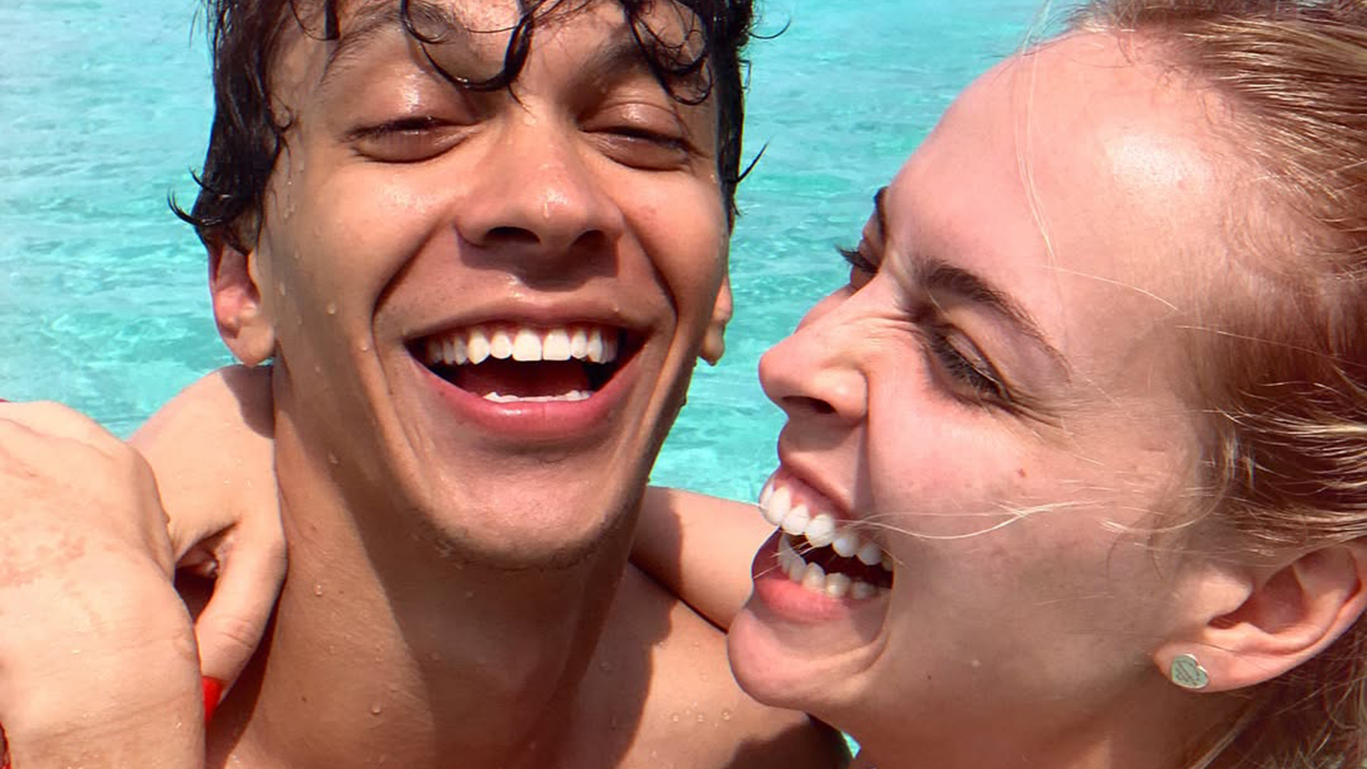 Júlio Cocielo e Tata Estaniecki anunciam fim do casamento nas redes sociais