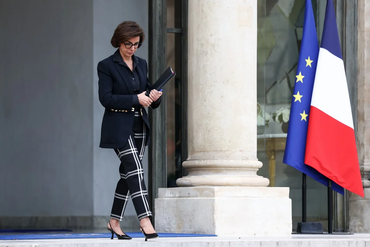 Governo francês promete reforçar segurança após roubo de joias de € 88 milhões no Louvre