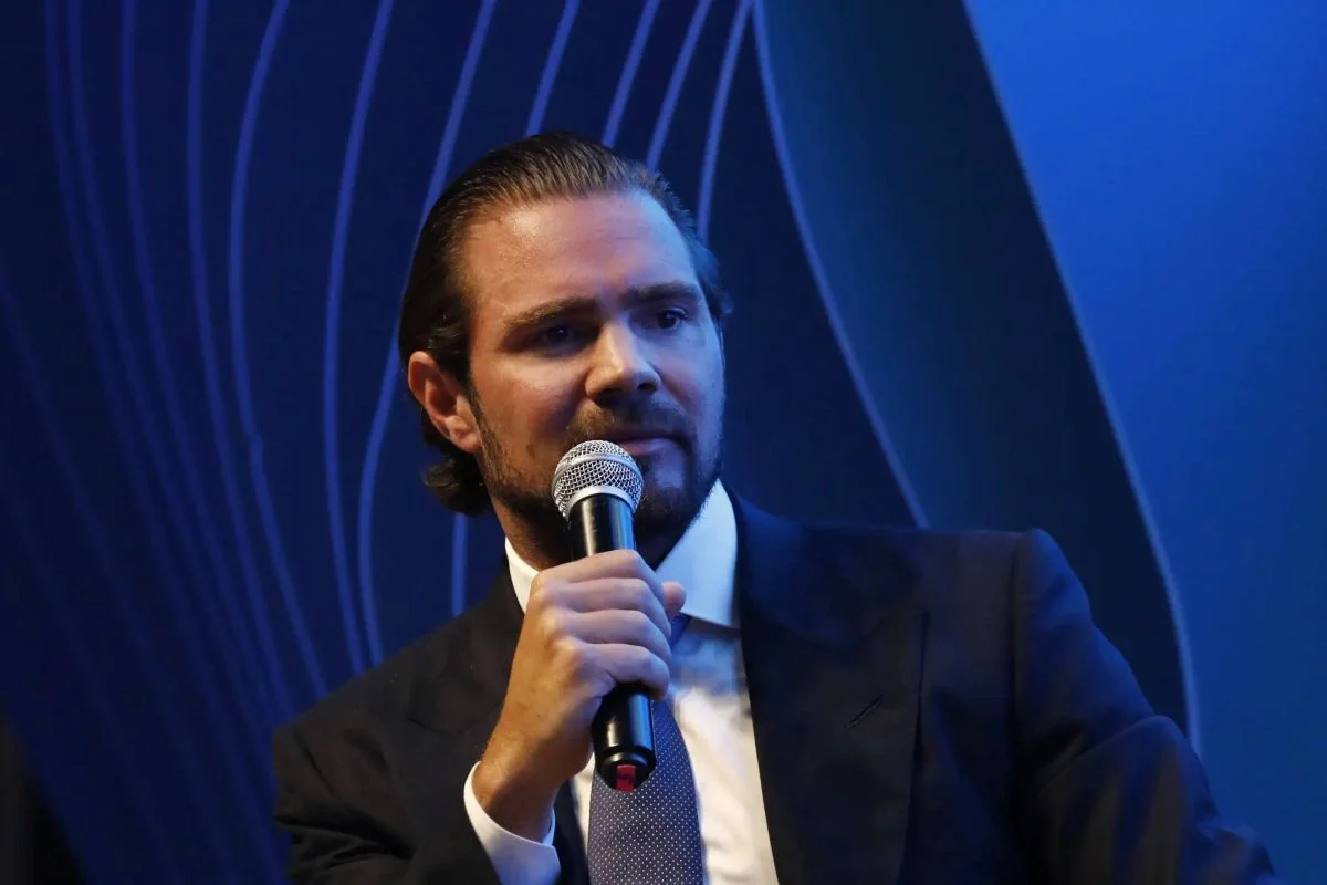 Dono do Banco Master é preso ao tentar embarcar para a Europa em SP