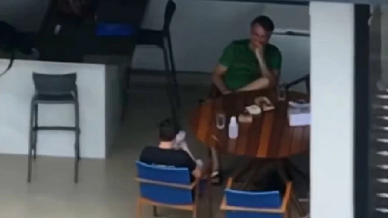 Advogados negam que Bolsonaro tenha descumprido regra do STF ao receber Nikolas Ferreira