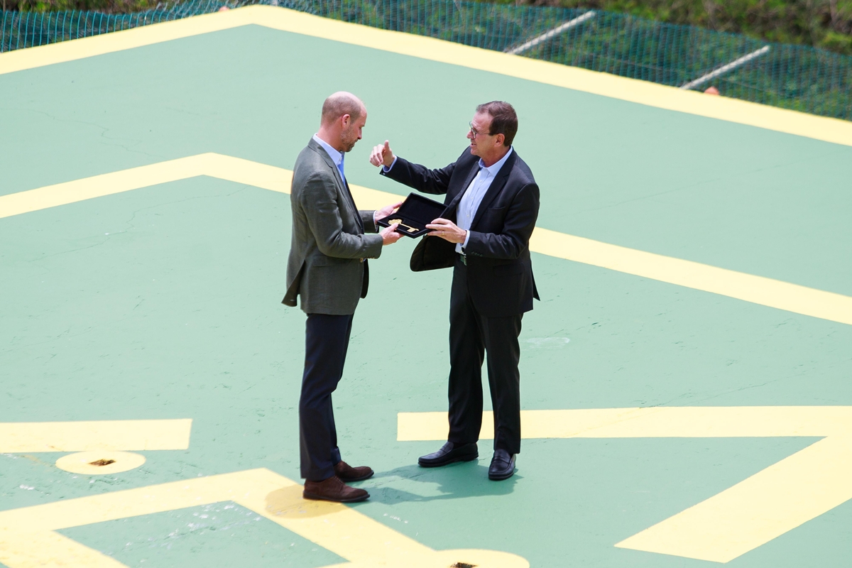 Príncipe William recebe chave simbólica da cidade durante visita ao Rio