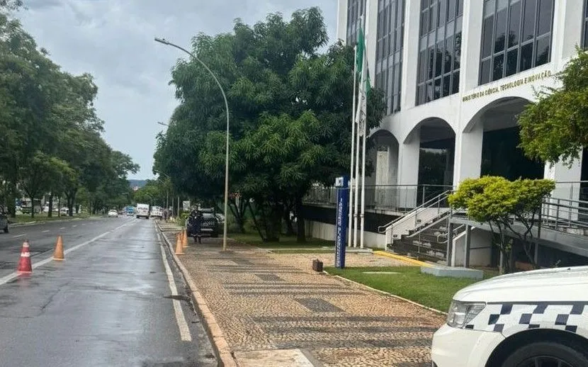 Suspeita de bomba no Ministério da Ciência e Tecnologia é descartada após ação do BOPE em Brasília
