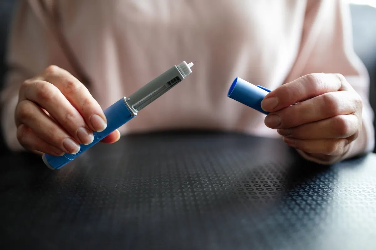 Entidades médicas pedem suspensão de versões manipuladas de medicamentos para emagrecimento