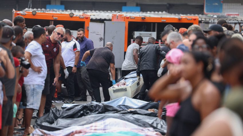 Corregedoria prende cinco PMs do Choque por suspeita de crimes na megaoperação da Penha e do Alemão