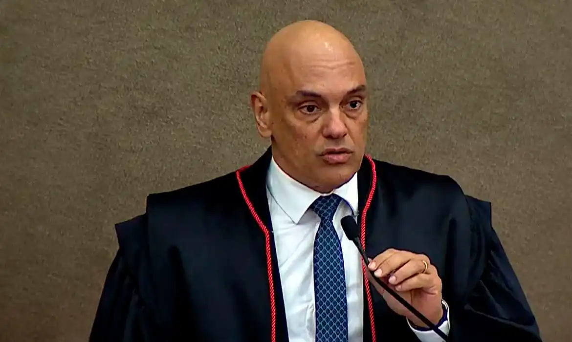 Moraes aciona PF para apurar facções e vínculos com o poder público no Rio