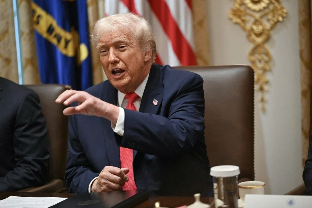 EUA ampliam bloqueio e suspendem imigração de 19 países por questões de segurança