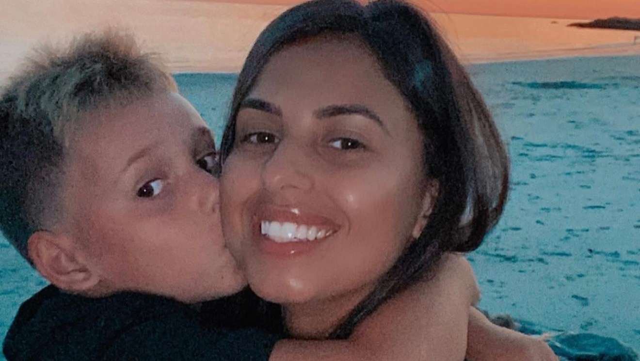 Brasileira mãe do sobrinho de porta-voz de Trump consegue liberdade sob fiança