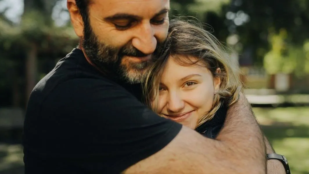 Pai atualiza estado de saúde de Isabel Veloso durante internação na UTI