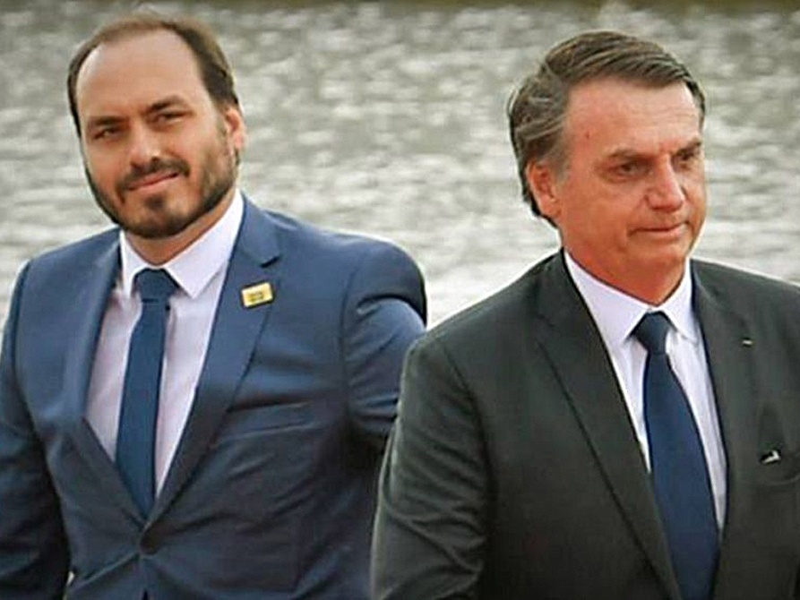 Moraes mantém regra da PF e nega visita de Carlos Bolsonaro ao pai no dia de seu aniversário