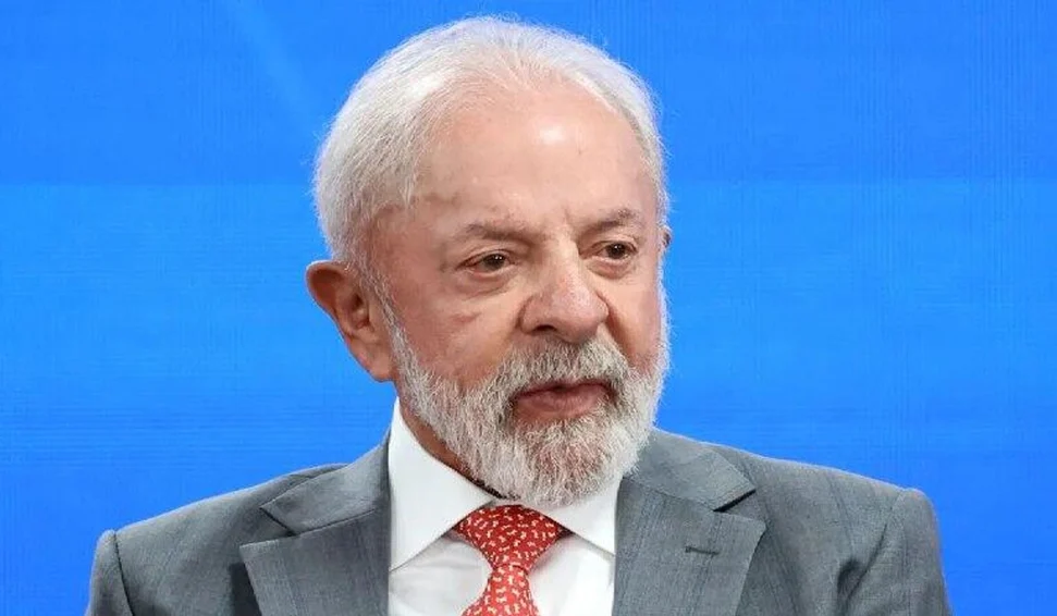 Lula é internado em Brasília para cirurgia de catarata no olho esquerdo