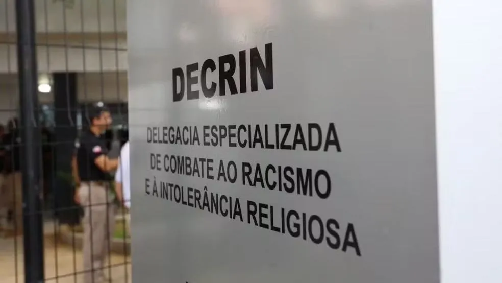 Turista é presa por suspeita de injúria racial contra comerciante no Pelourinho