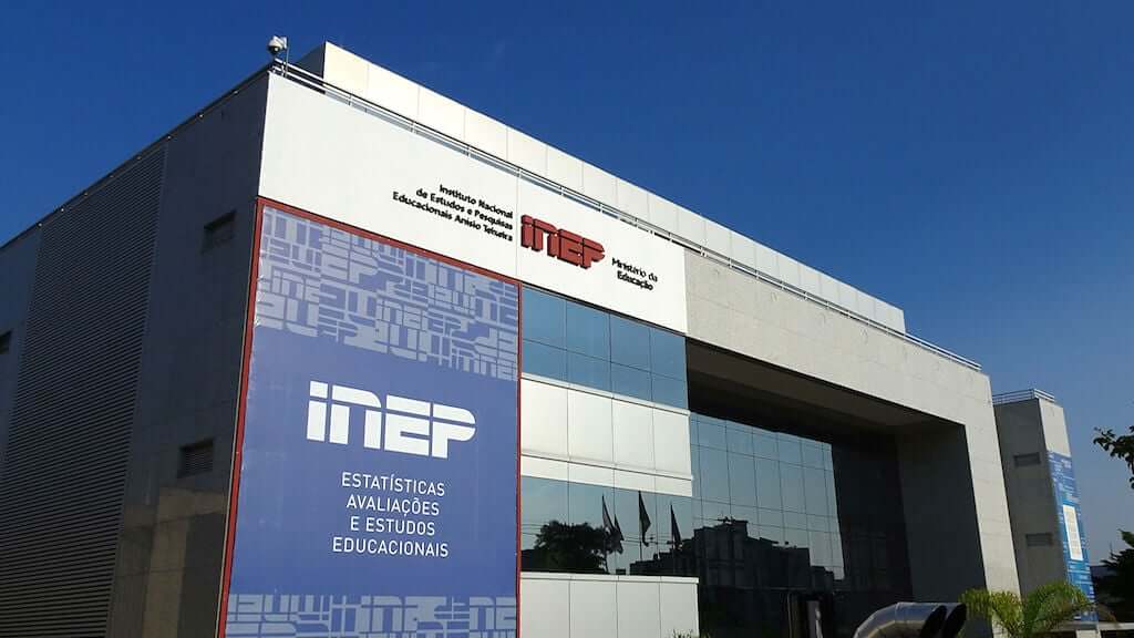 Inep recua e informa que certificação do ensino médio será solicitada por site