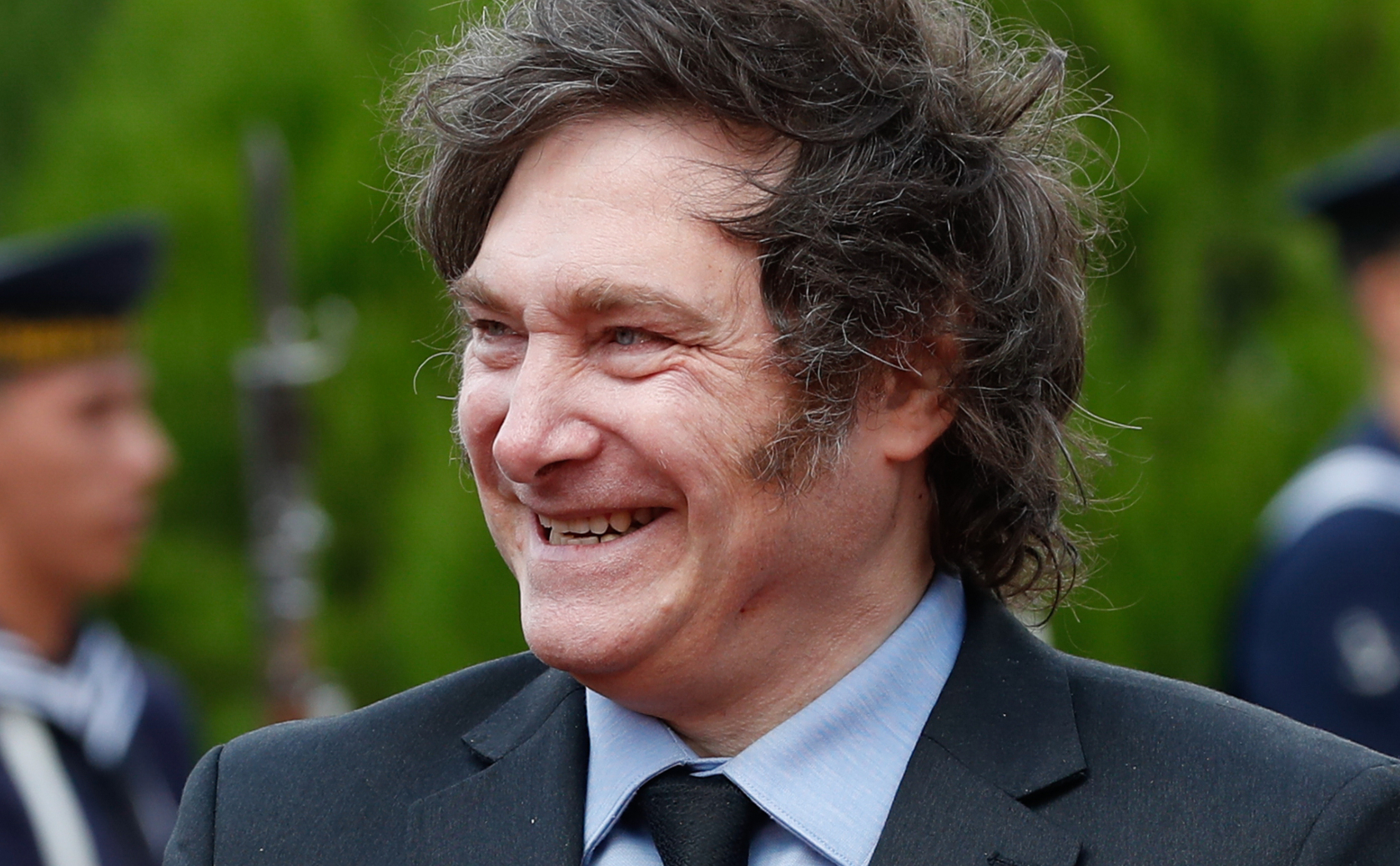 Senado argentino aprova reforma trabalhista de Milei após noite de protestos