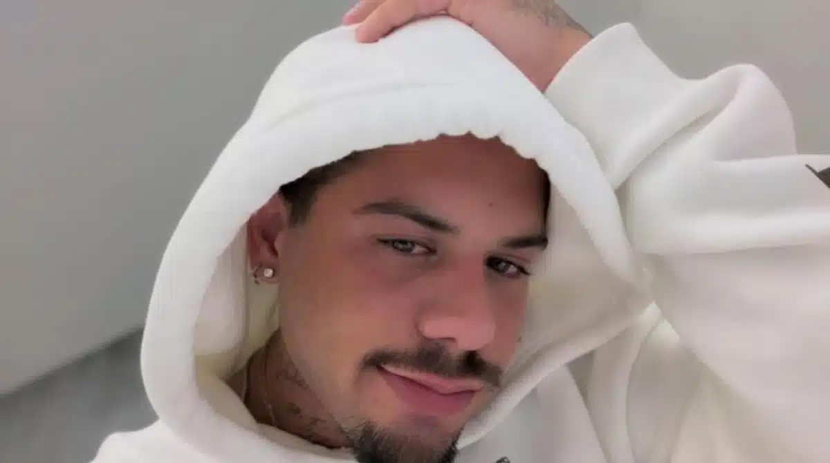 Zé Felipe reage a especulações sobre sexualidade e defende privacidade