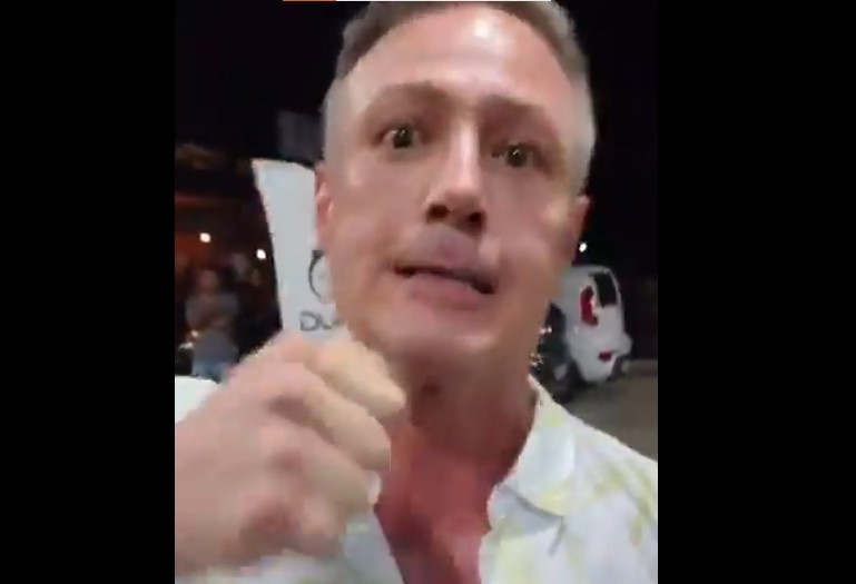 Vídeo mostra homem agredindo motoboy em Natal; restaurante Duka Sushi nega que agressor seja proprietário