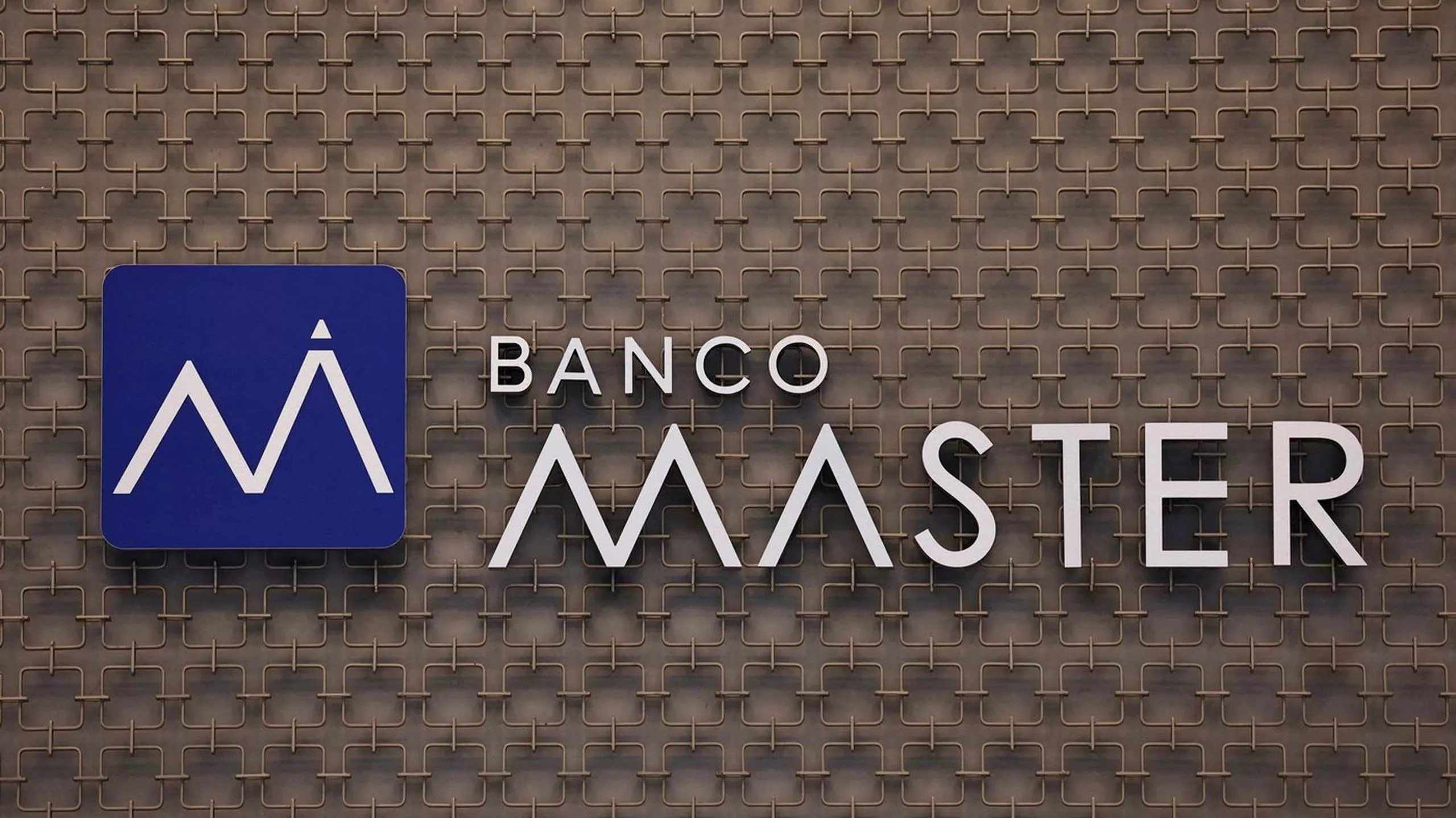 Parlamentares apresentam pedido de CPMI para apurar atuação do Banco Master