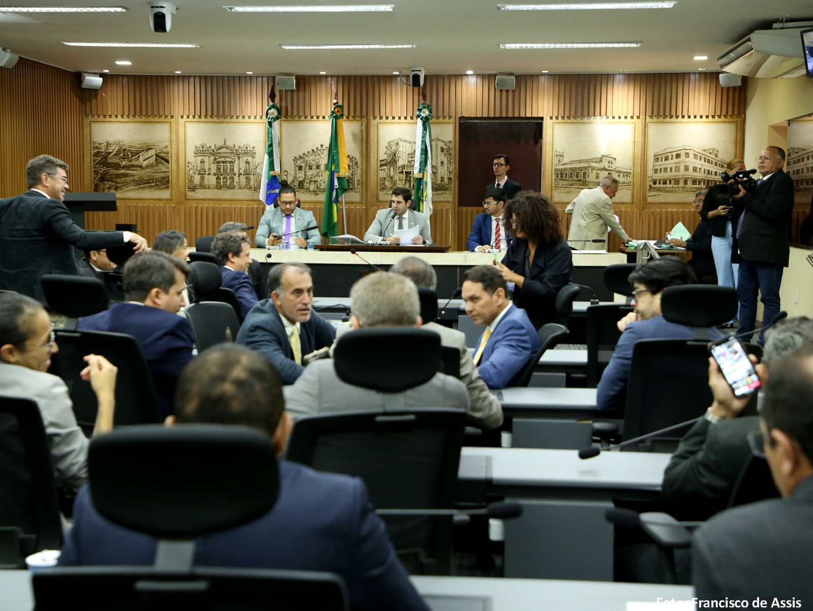 Câmara aprova reajuste salarial para profissionais da Educação de Natal