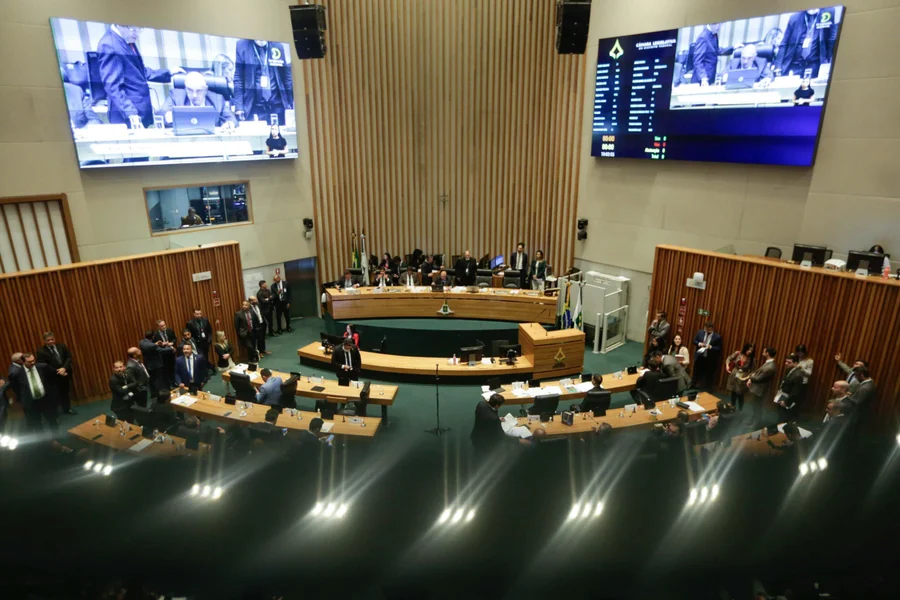 Denúncia de espionagem na CLDF provoca afastamento de diretor