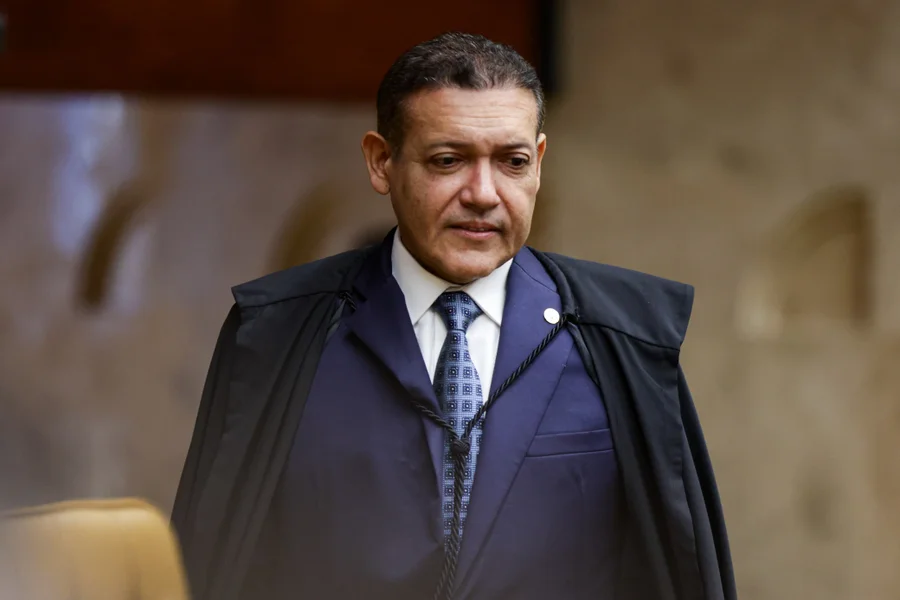 Nunes Marques assume presidência do TSE com foco em desafios da IA nas eleições