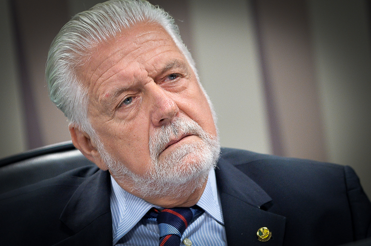 PF intima Jaques Wagner para depor em investigação sobre supostas vantagens ligadas ao Banco Master