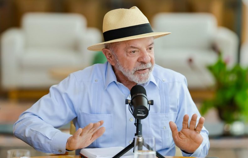 Lula defende ex-chefe de gabinete investigado e diz: “Quem nunca pediu empréstimo para um amigo?”