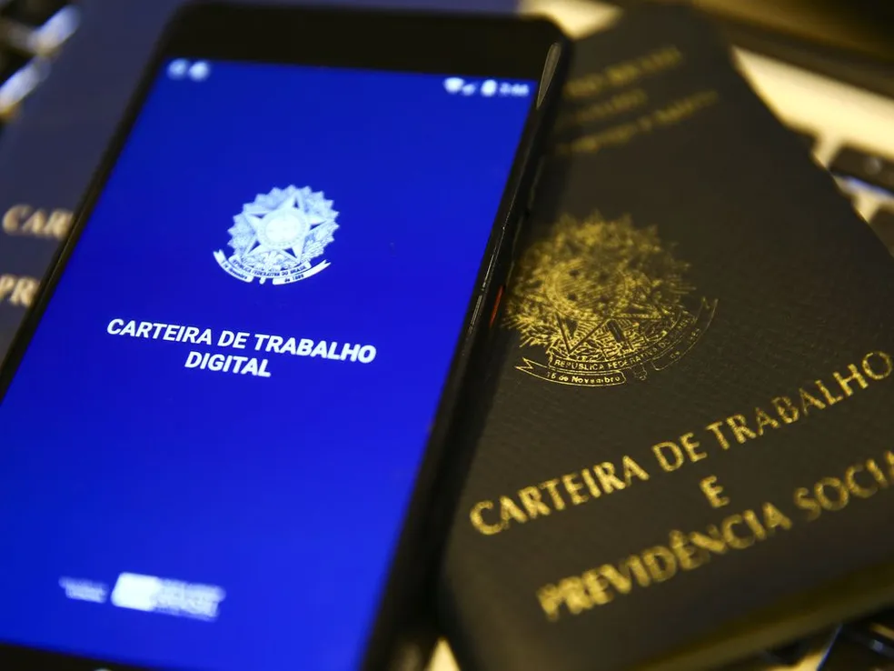 Brasil atinge recorde de 103 milhões de pessoas ocupadas em 2025, aponta IBGE