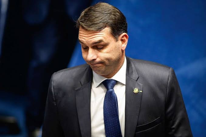 Dino leva ao plenário do STF decisão sobre post de Nossa Senhora após recurso de Flávio Bolsonaro