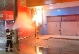 Fogo em área de armazenamento de gás atinge restaurante e loja em Natal