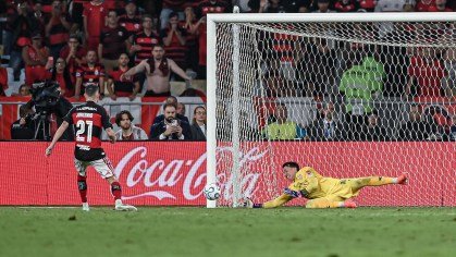 Flamengo perde para o Estudiantes nos pênaltis e é eliminado da Libertadores