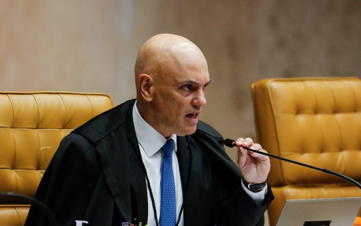 Moraes pede posição da PGR sobre reforço policial na casa de Bolsonaro