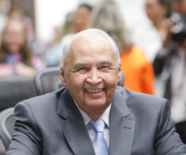 Deputado anuncia que disputará novo mandato aos 83 anos